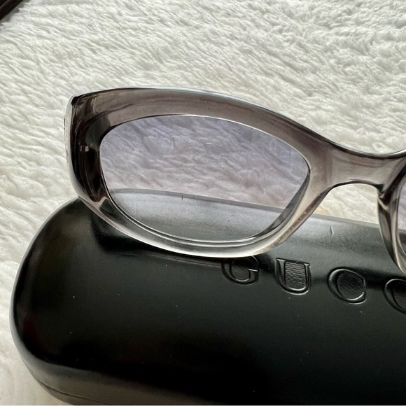 Gucci GG 2432/S T5V Gray/Black Clear Frame Gradient Lens Oval Sunglasses w/Case - Picture 4 of 16
